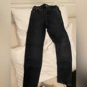 Dark grey/muted black Levi’s wedgie jeans size 23